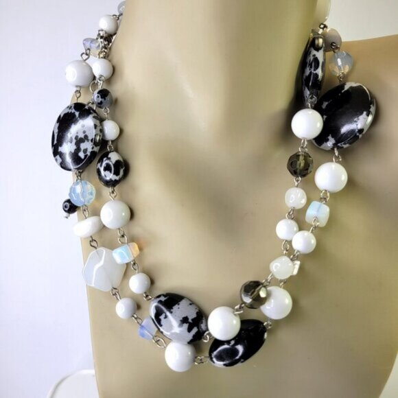 Black and White Bead Long Necklace with Earrings - Picture 4 of 11